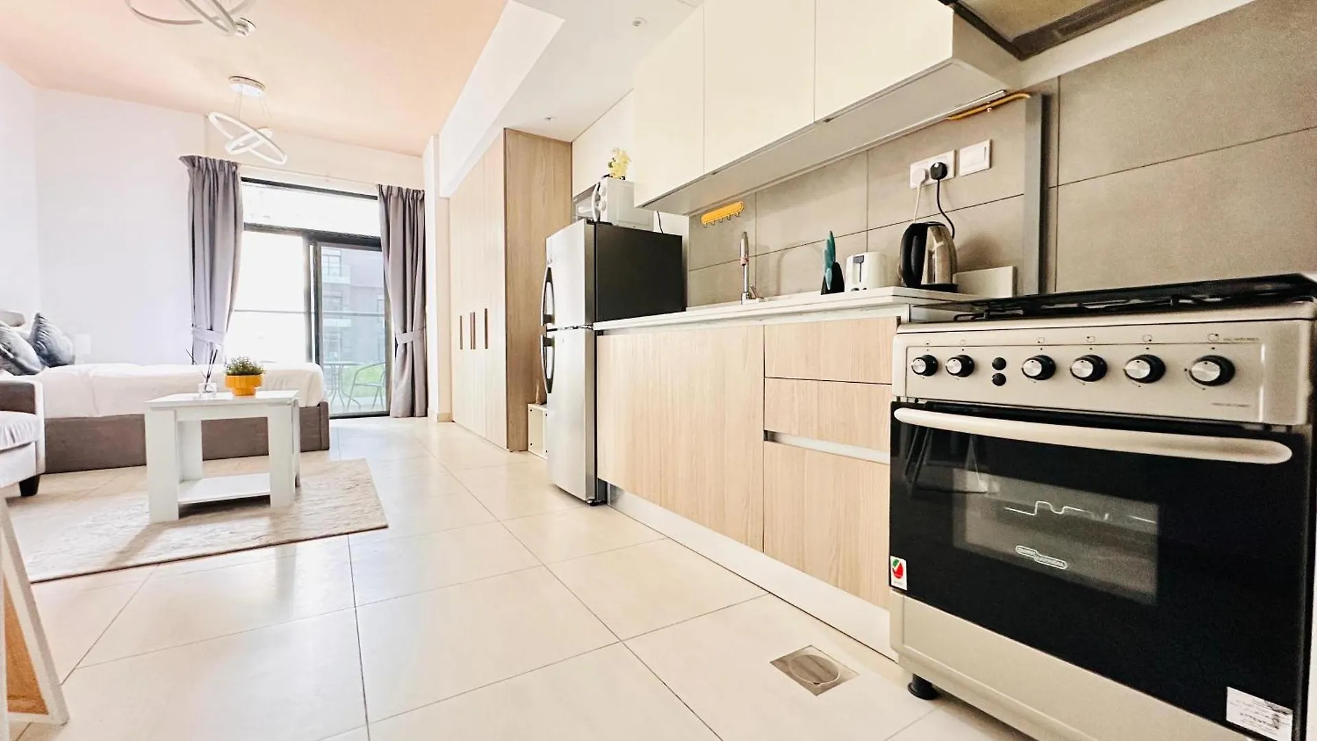 Oyo Home 1364 Fully Furnished Studio Apartments Jvc Dubai