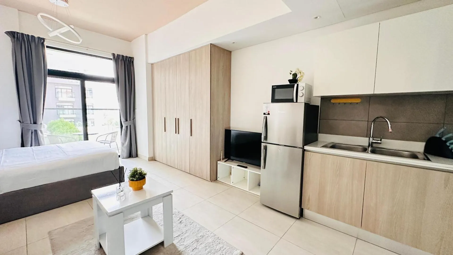 Oyo Home 1364 Fully Furnished Studio Apartments Jvc Dubai 0*,