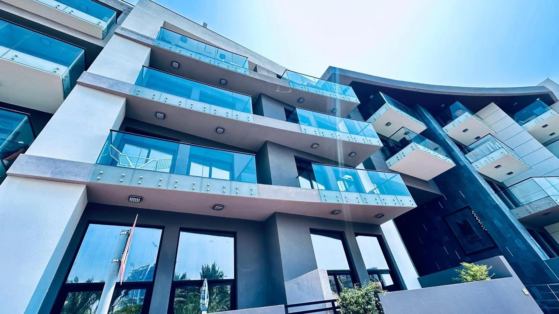 Oyo Home 1364 Fully Furnished Studio Apartments Jvc Dubai